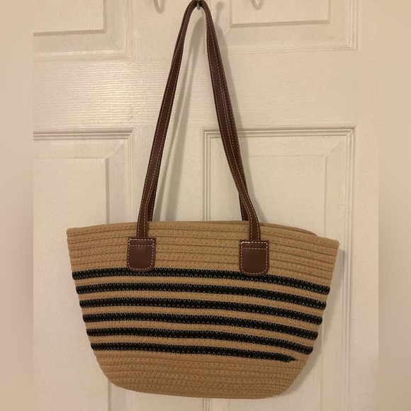 Elegant Tan and Black Women's Tote Bag - Picture 3 of 4